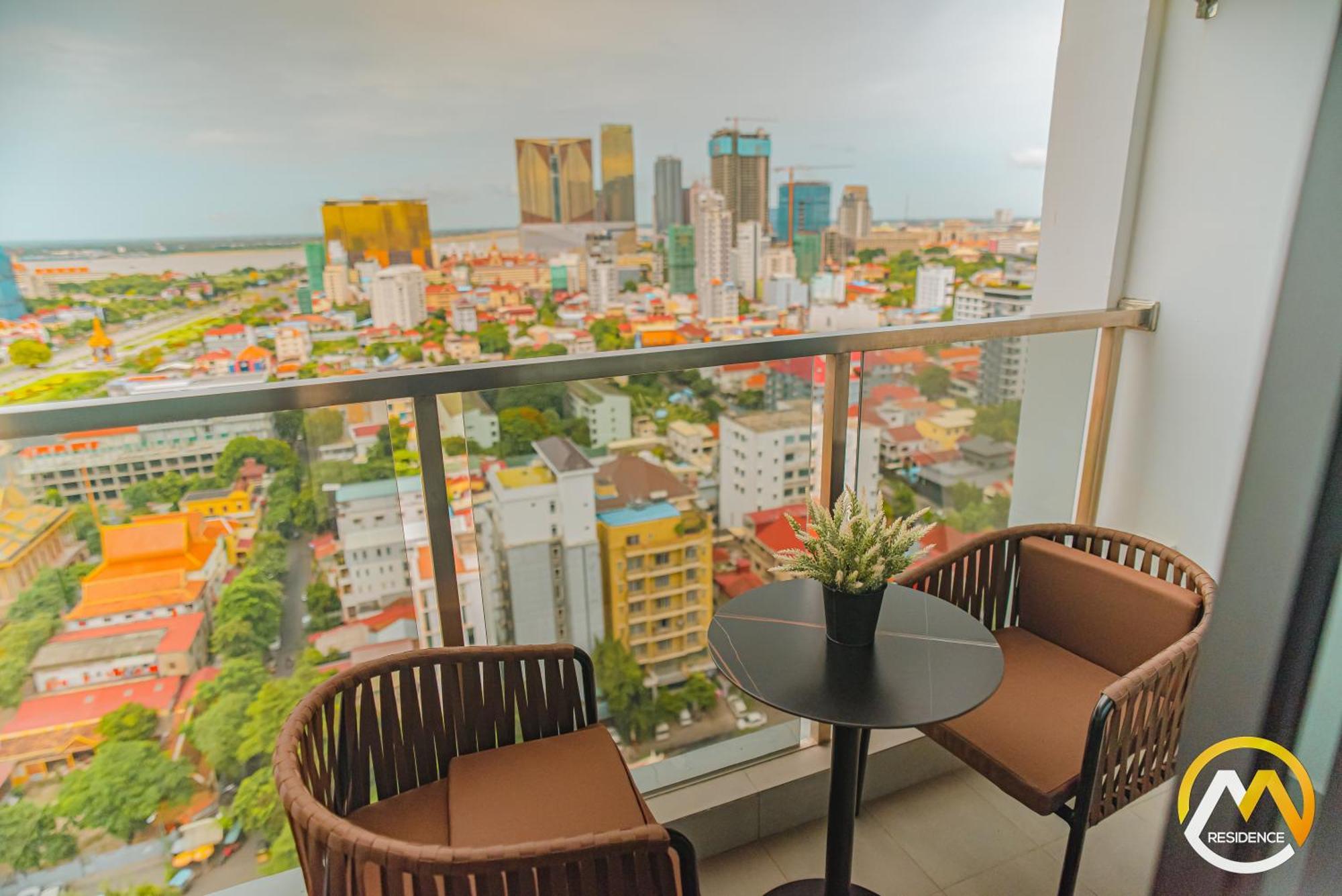 Infinity Pool Hotel Phnom Penh Down To 24 Usd In M Residence 外观 照片